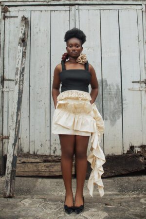 Uwana cut out top